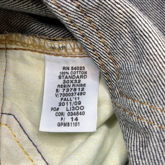 GAP Standard Straight Leg Size 30 x 32 - Picture 11 of 16